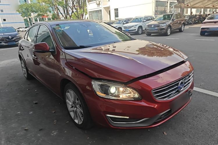 Used Volvo S60 2015 S60L 2.0T Zhiyuan Edition Front Right 45 Deg