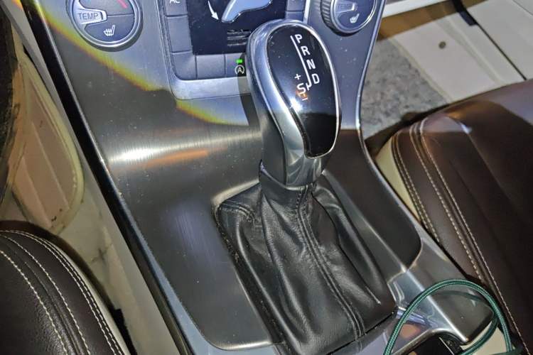 Used Volvo S60 2015 S60L T5 Intelligent Drive Edition Gear Lever