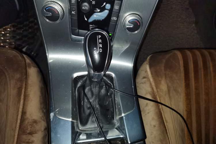 Used Volvo S60 2015 S60L 2.0T Smart Drive Edition Gear Lever
