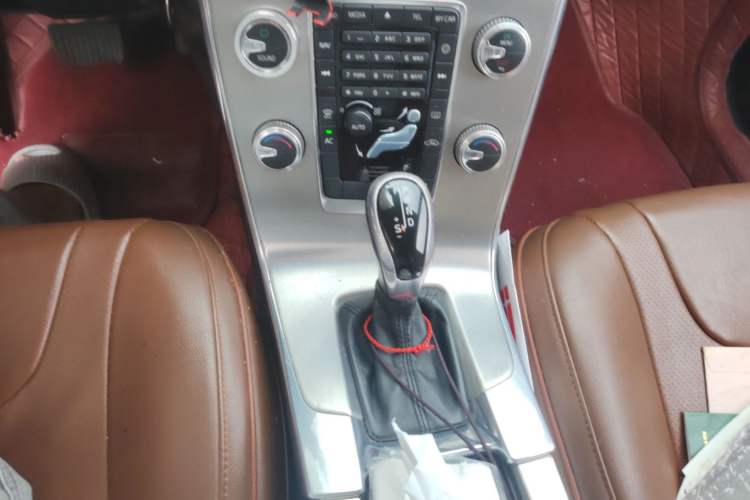 Used Volvo S60 2015 S60L 2.0T Smart Drive Edition Gear Lever