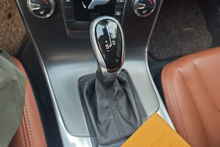Used Volvo S60 2015 S60L T5 Intelligent Drive Edition Gear Lever