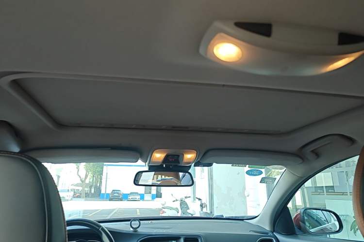 Used Volvo S60 2015 S60L 2.0T Zhiyuan Edition Headliner