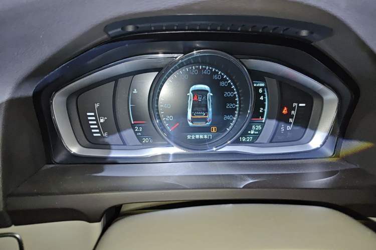 Used Volvo S60 2015 S60L T5 Intelligent Drive Edition Instrument Cluster