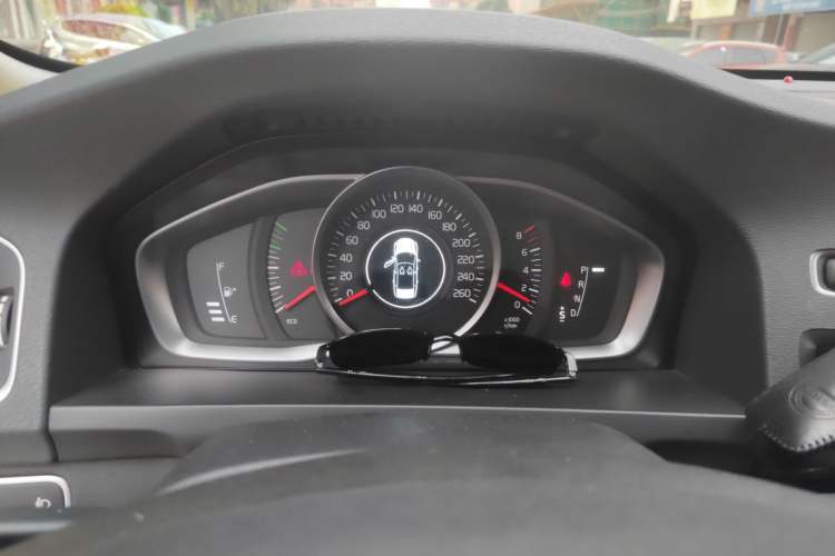 Used Volvo S60 2015 S60L 2.0T Smart Drive Edition Instrument Cluster