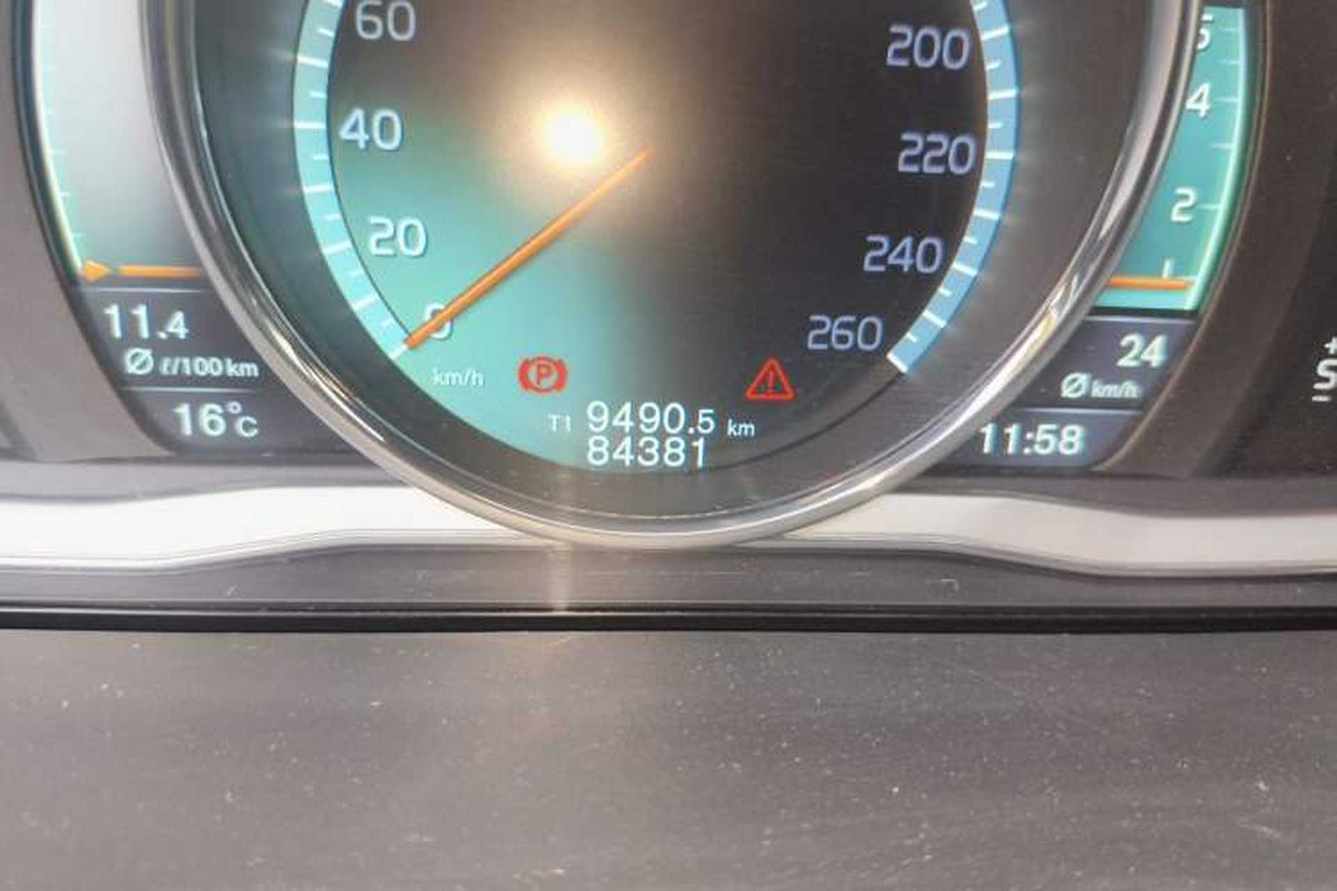 Used Volvo S60 2015 S60L T5 Intelligent Drive Edition Odometer Close Up