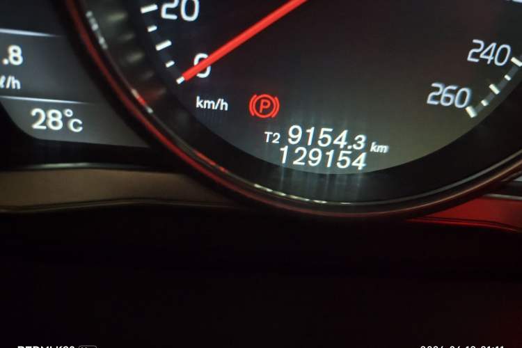 Used Volvo S60 2015 S60L T5 Intelligent Drive Edition Odometer Close Up