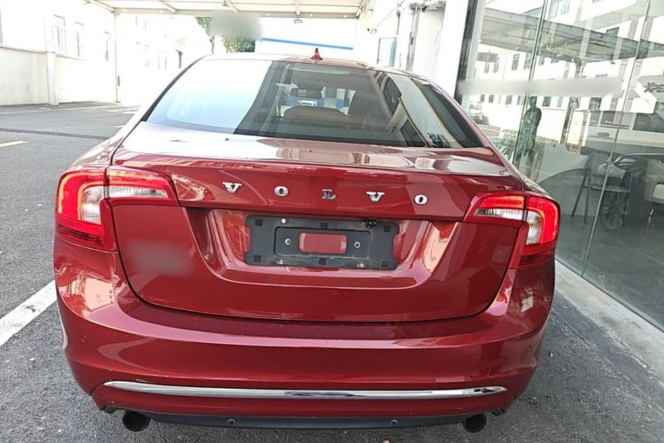 Used Volvo S60 2015 S60L 2.0T Zhiyuan Edition Rear