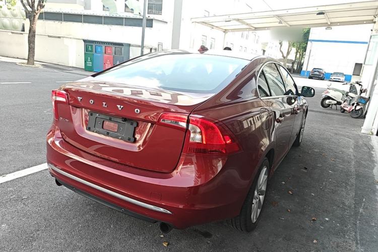 Used Volvo S60 2015 S60L 2.0T Zhiyuan Edition Rear Right 45 Deg