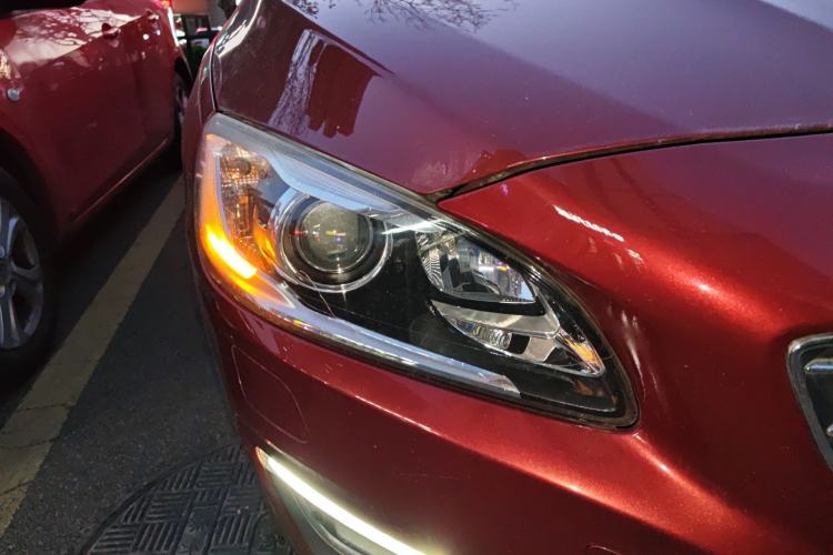 Used Volvo S60 2015 S60L 2.0T Zhiyuan Edition Right Front Headlight