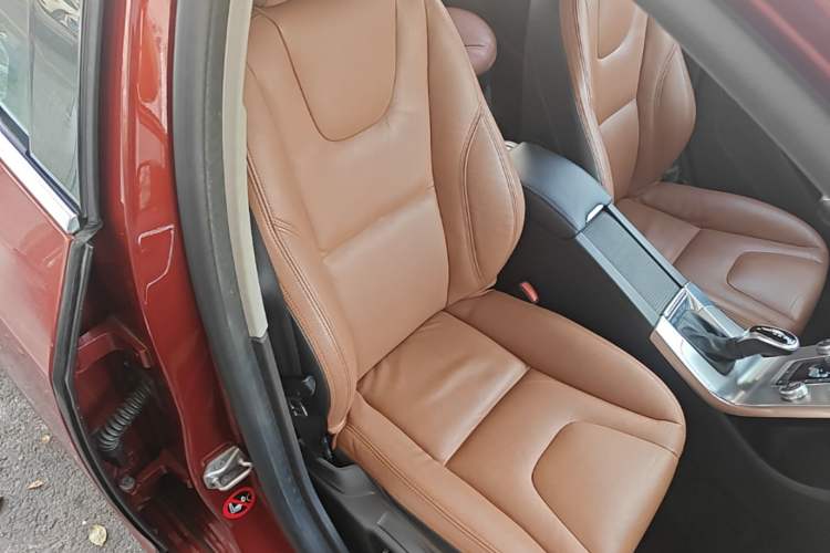 Used Volvo S60 2015 S60L 2.0T Zhiyuan Edition Right Front Seat