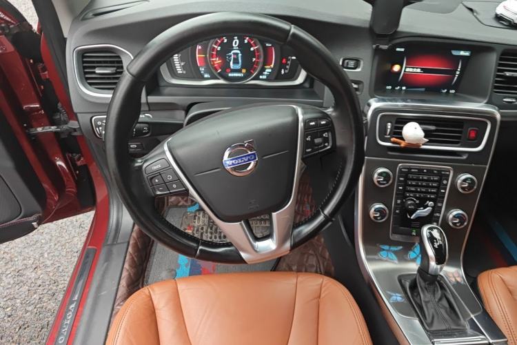 Used Volvo S60 2015 S60L T5 Intelligent Drive Edition Steering Wheel