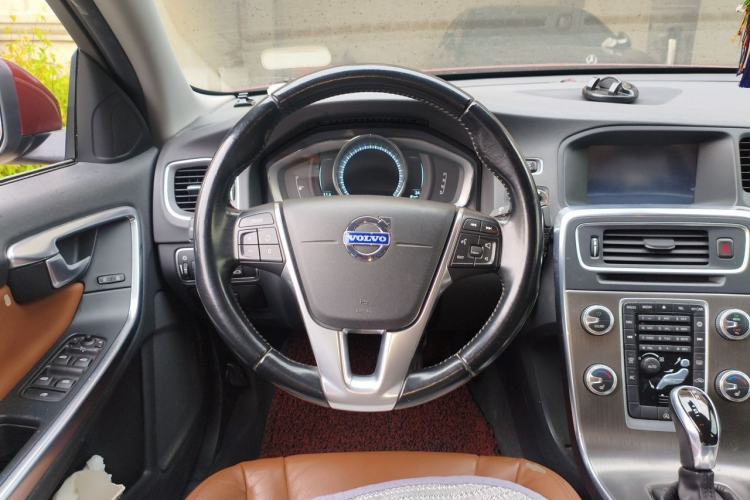 Used Volvo S60 2015 S60L T5 Intelligent Drive Edition Steering Wheel