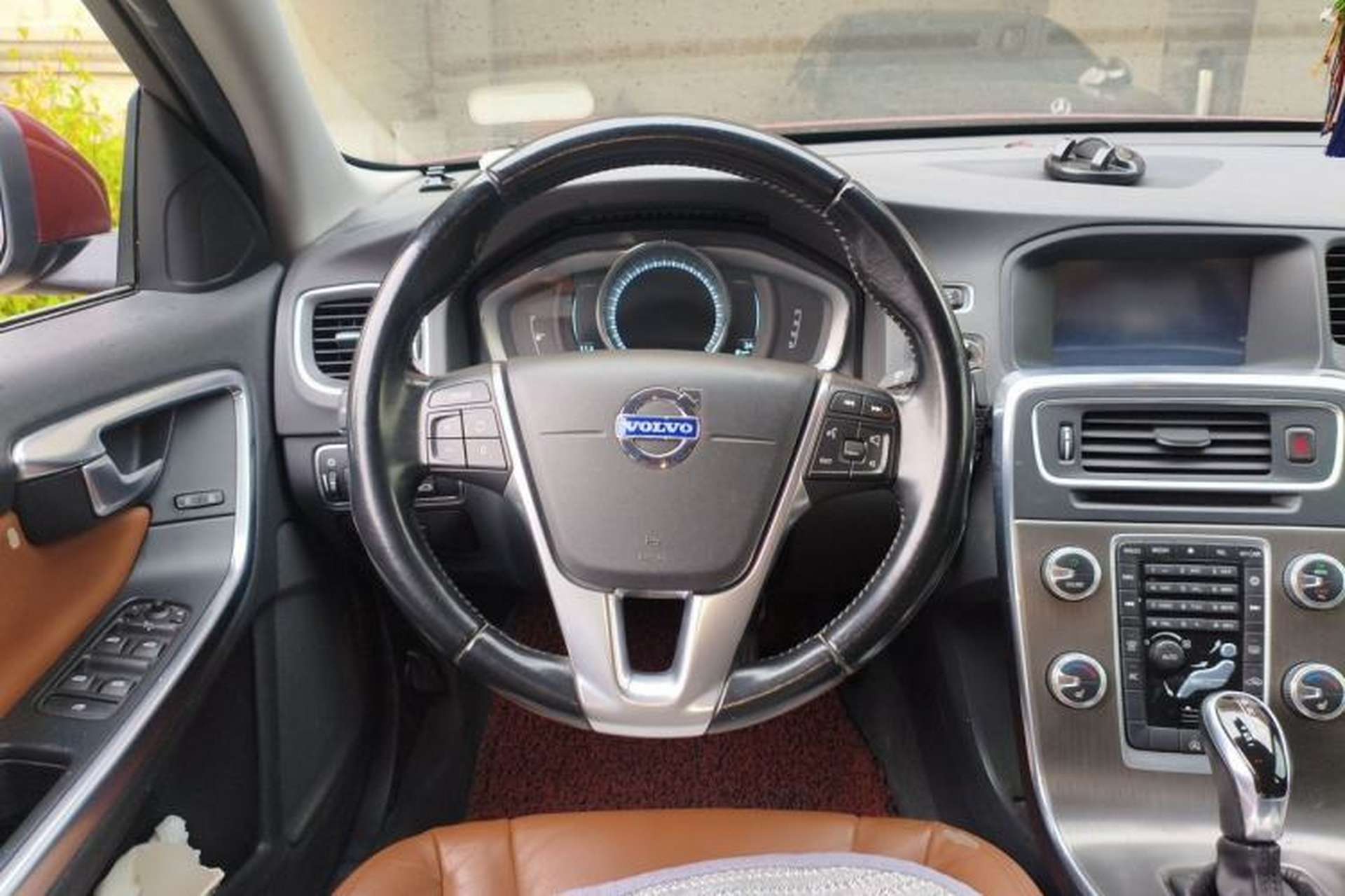 Used Volvo S60 2015 S60L T5 Intelligent Drive Edition Steering Wheel