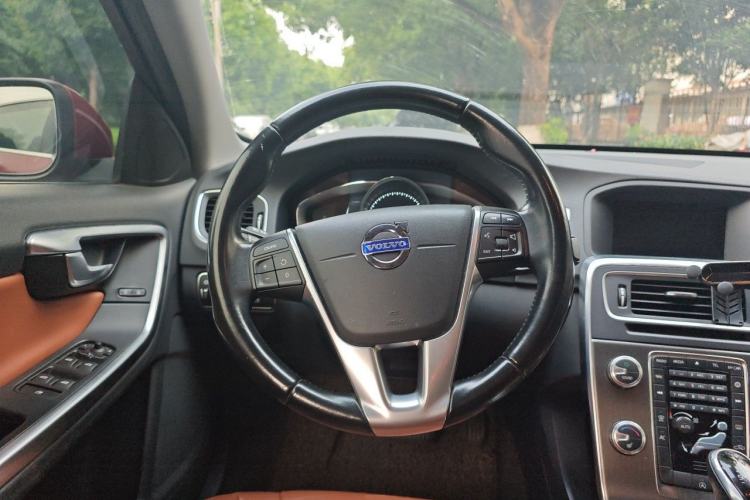 Used Volvo S60 2015 S60L T5 Intelligent Drive Edition Steering Wheel