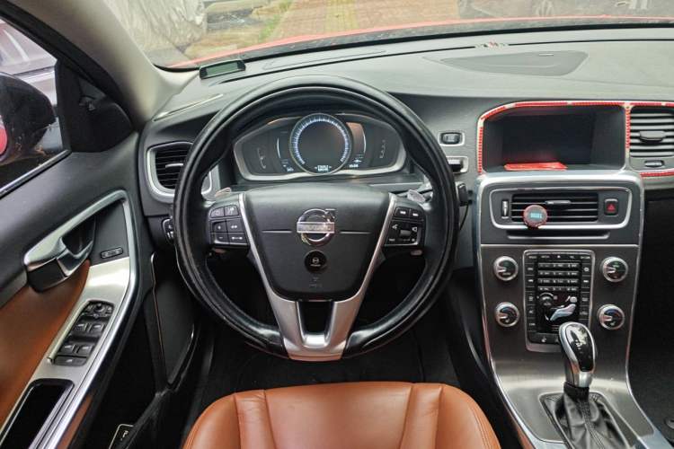 Used Volvo S60 2015 S60L T5 Zhiyue Edition Steering Wheel