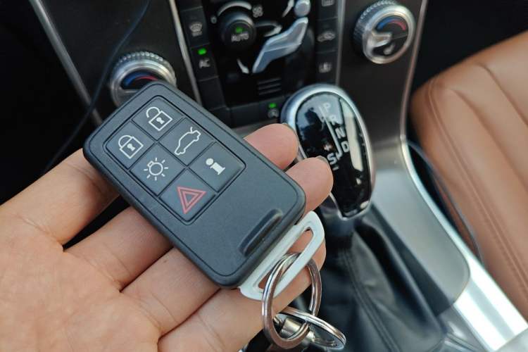 Used Volvo S60 2015 S60L T5 Intelligent Drive Edition Vehicle Key