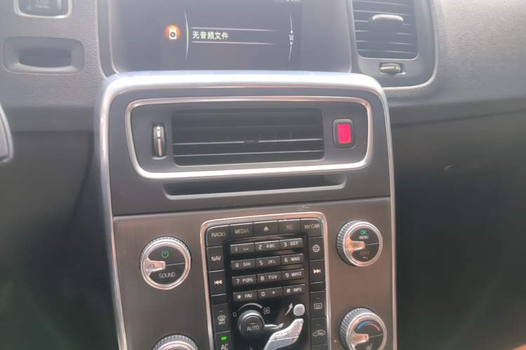 Used Volvo S60 2015 S60L T5 Intelligent Drive Edition Audio And AC Panel