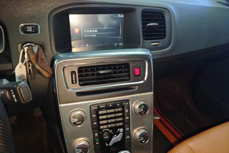 Used Volvo S60 2015 S60L 2.0T Zhiyuan Edition Audio And AC Panel
