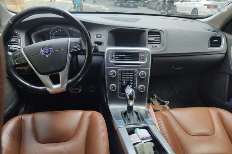 Used Volvo S60 2015 S60L T5 Intelligent Drive Edition Center Console