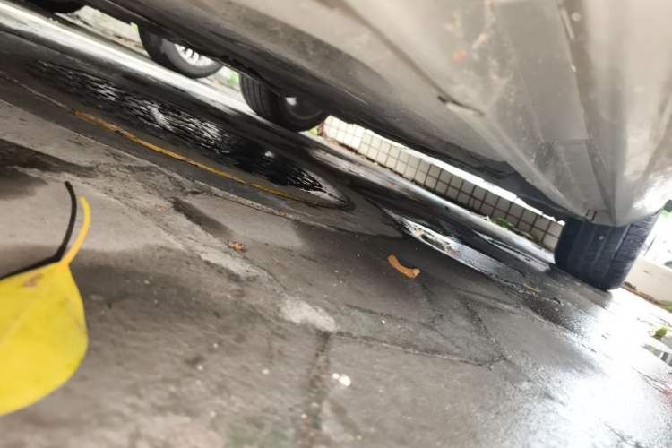 Used Volvo S60 2015 S60L 2.0T Zhiyuan Edition Chassis Front Left