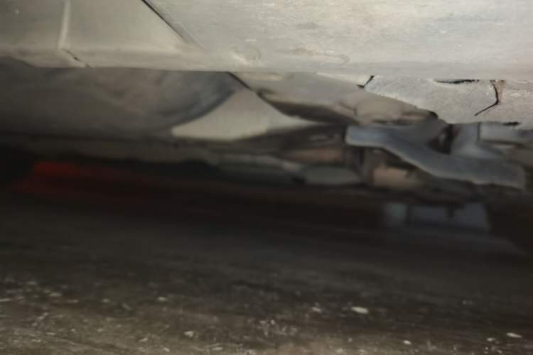 Used Volvo S60 2015 S60L 2.0T Zhiyuan Edition Chassis Front Right