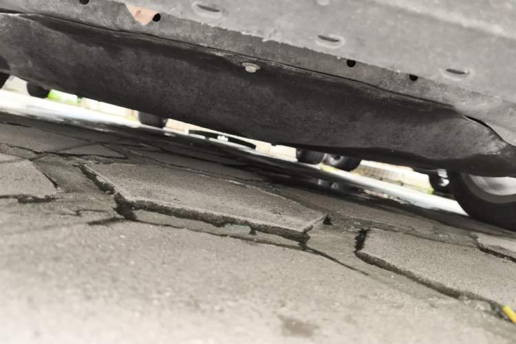 Used Volvo S60 2015 S60L 2.0T Zhiyuan Edition Chassis Front