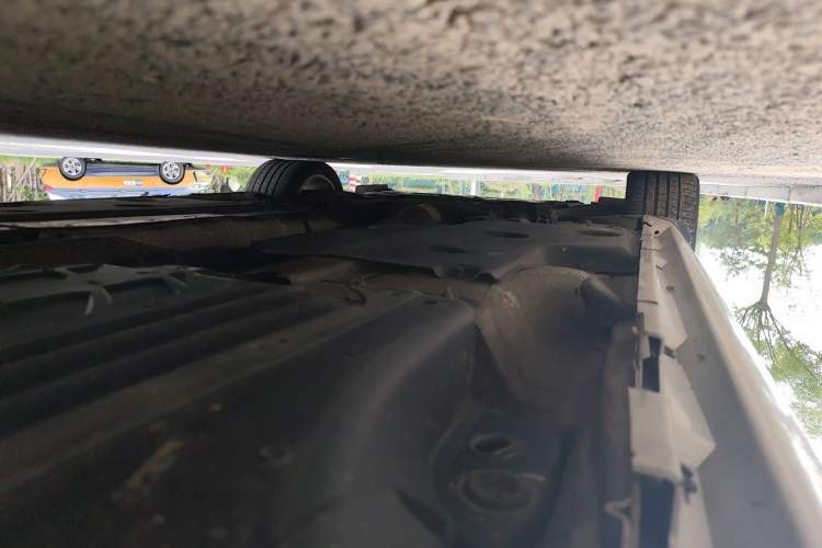 Used Volvo S60 2015 S60L 2.0T Zhiyuan Edition Chassis Rear Left