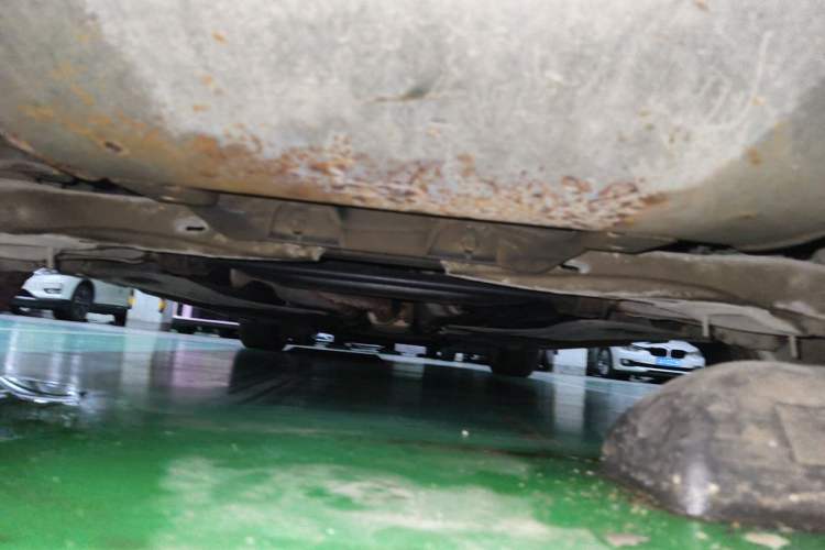 Used Volvo S60 2015 S60L 2.0T Zhiyuan Edition Chassis Rear