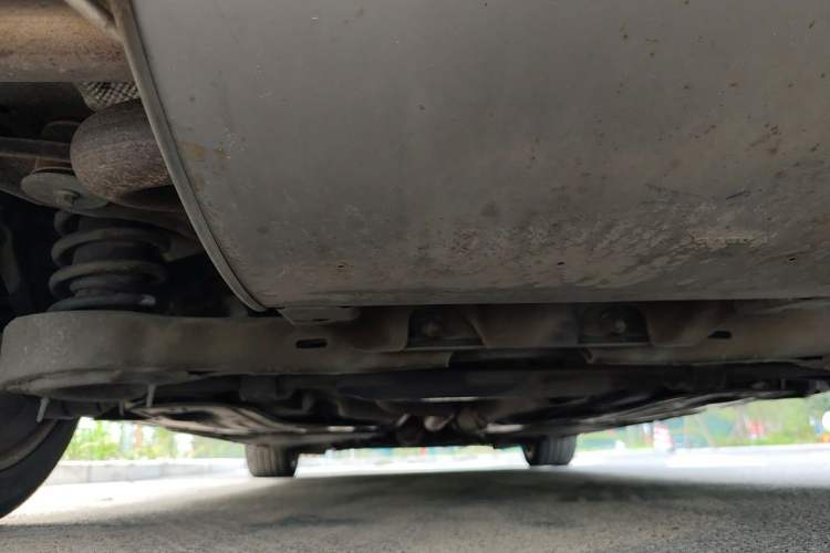 Used Volvo S60 2015 S60L 2.0T Zhiyuan Edition Chassis Rear
