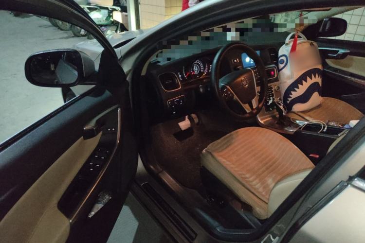 Used Volvo S60 2015 S60L 2.0T Zhiyuan Edition Driver Seat