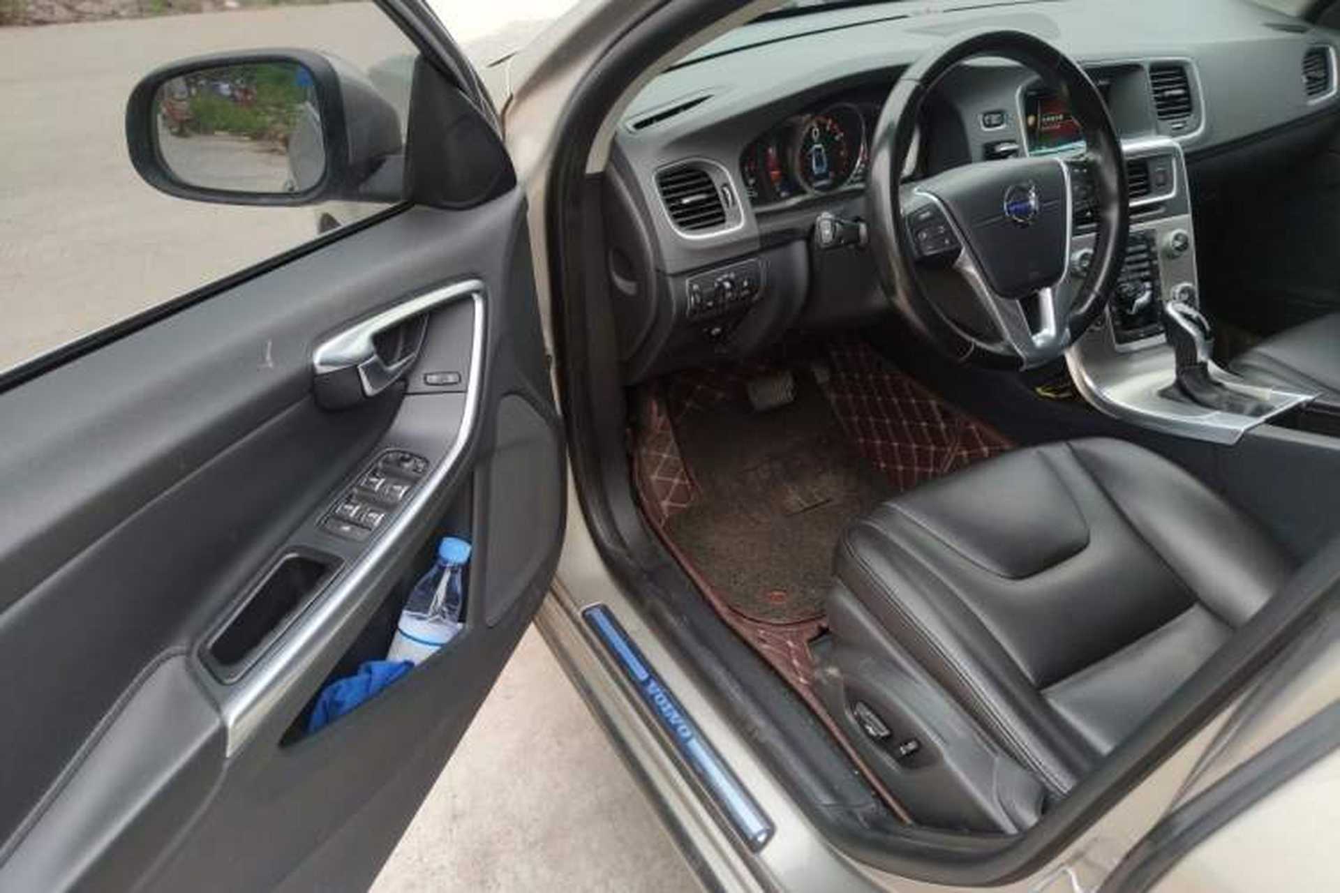 Used Volvo S60 2015 S60L 2.0T Zhiyuan Edition Driver Seat