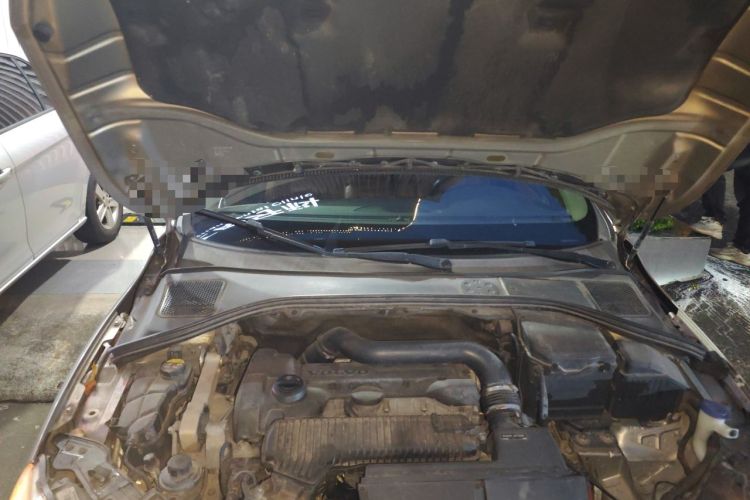 Used Volvo S60 2015 S60L 2.0T Smart Drive Edition Engine Bay