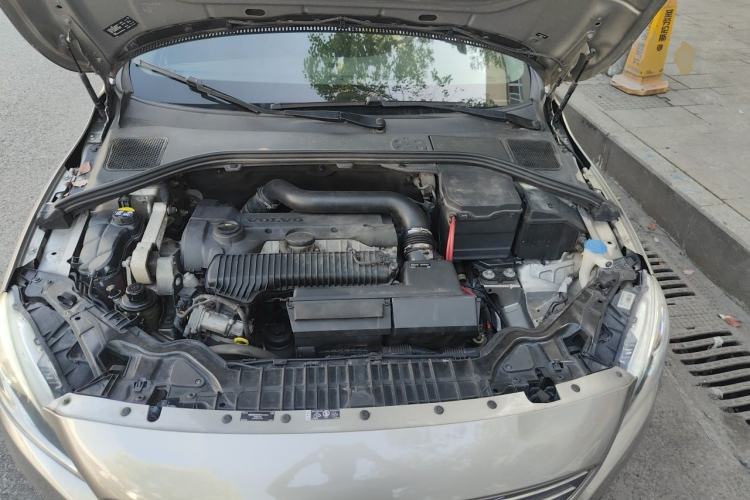 Used Volvo S60 2015 S60L 2.0T Smart Drive Edition Engine Bay