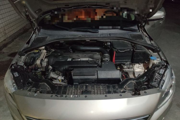 Used Volvo S60 2015 S60L 2.0T Zhiyuan Edition Engine Bay