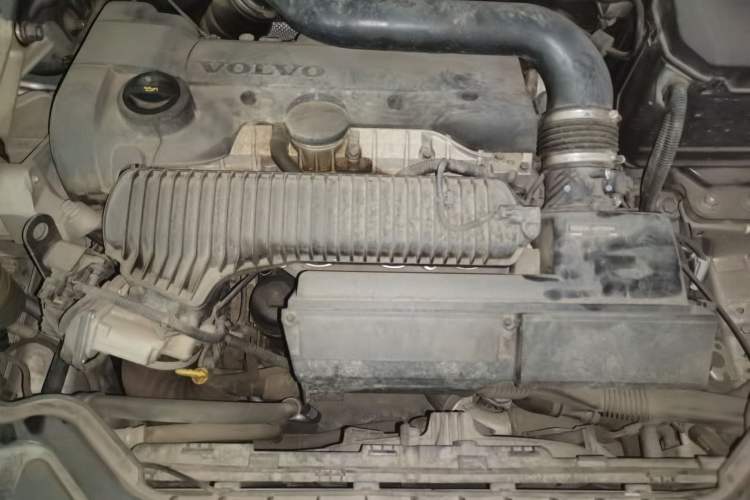 Used Volvo S60 2015 S60L 2.0T Zhiyuan Edition Engine Bay