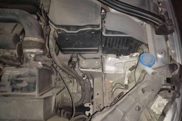 Used Volvo S60 2015 S60L 2.0T Zhiyuan Edition Engine Bay Left