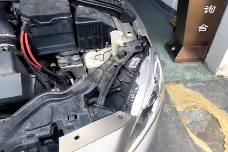 Used Volvo S60 2015 S60L T5 Intelligent Drive Edition Engine Bay Left