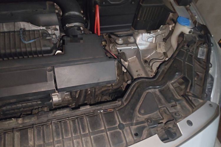 Used Volvo S60 2015 S60L 2.0T Zhiyuan Edition Engine Bay Left