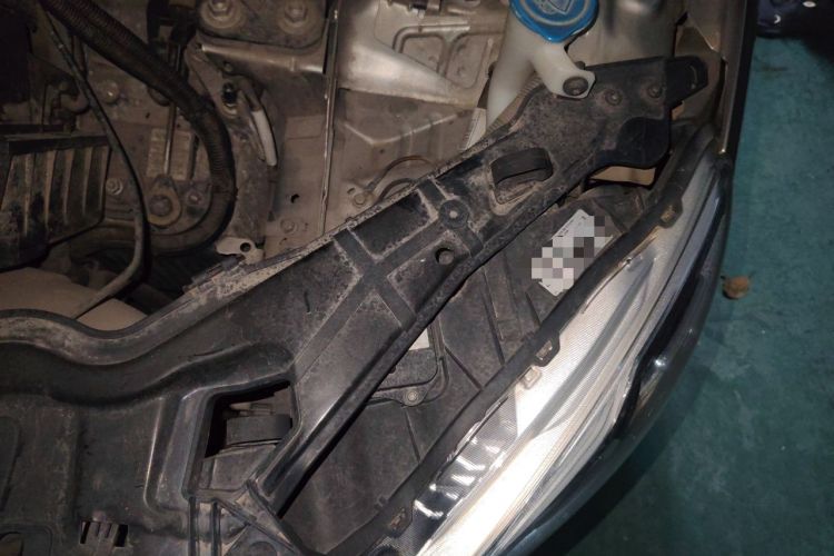 Used Volvo S60 2015 S60L T5 Intelligent Drive Edition Engine Bay Left