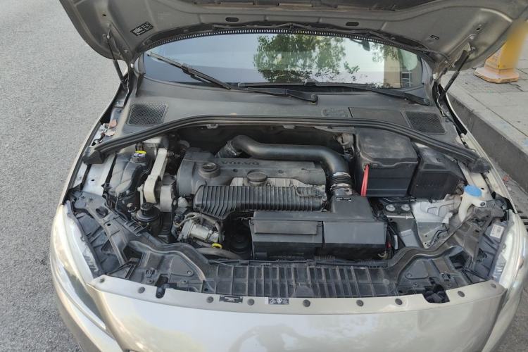 Used Volvo S60 2015 S60L 2.0T Smart Drive Edition Engine Bay Right