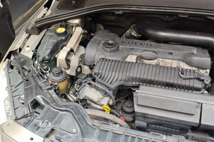 Used Volvo S60 2015 S60L T5 Intelligent Drive Edition Engine Bay Right
