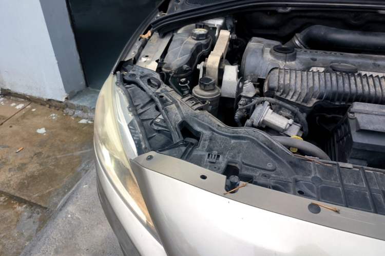 Used Volvo S60 2015 S60L T5 Intelligent Drive Edition Engine Bay Right
