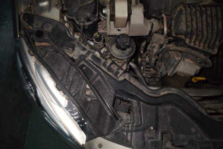Used Volvo S60 2015 S60L T5 Intelligent Drive Edition Engine Bay Right