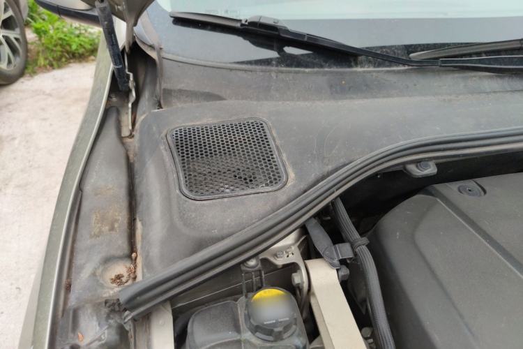 Used Volvo S60 2015 S60L 2.0T Zhiyuan Edition Engine Bay Right