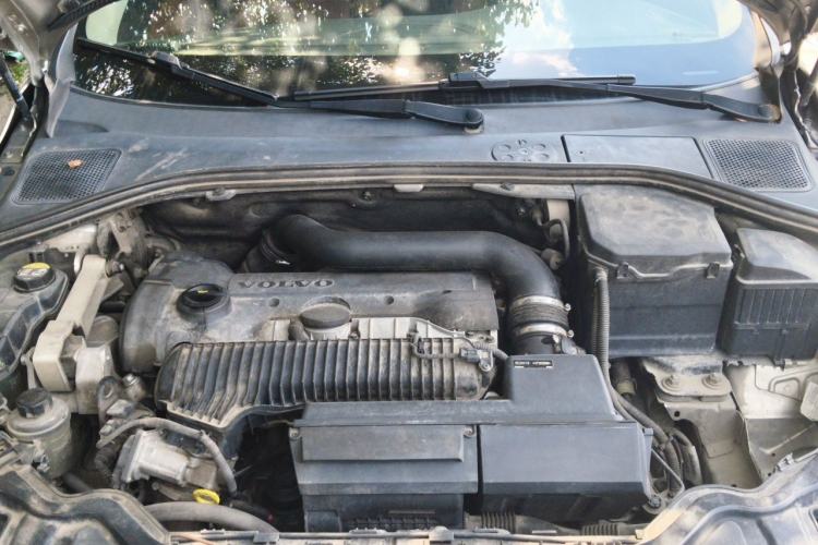 Used Volvo S60 2015 S60L 2.0T Zhiyuan Edition Engine Bay