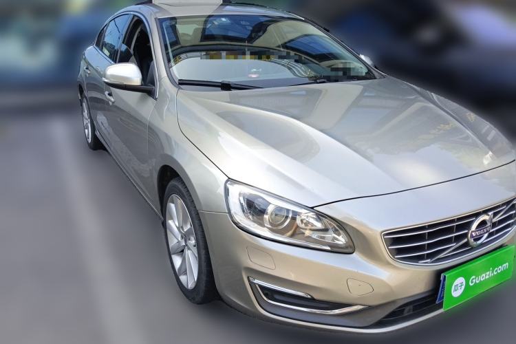 Used Volvo S60 2015 S60L 2.0T Zhiyuan Edition Front Right 45 Deg