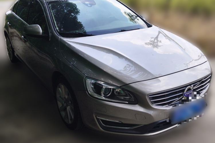 Used Volvo S60 2015 S60L 2.0T Zhiyuan Edition Front Right 45 Deg