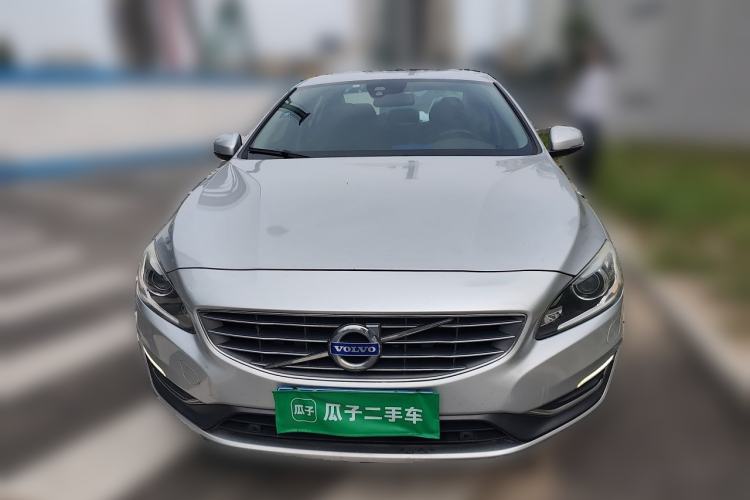 Used Volvo S60 2015 S60L 2.0T Zhiyuan Edition Front