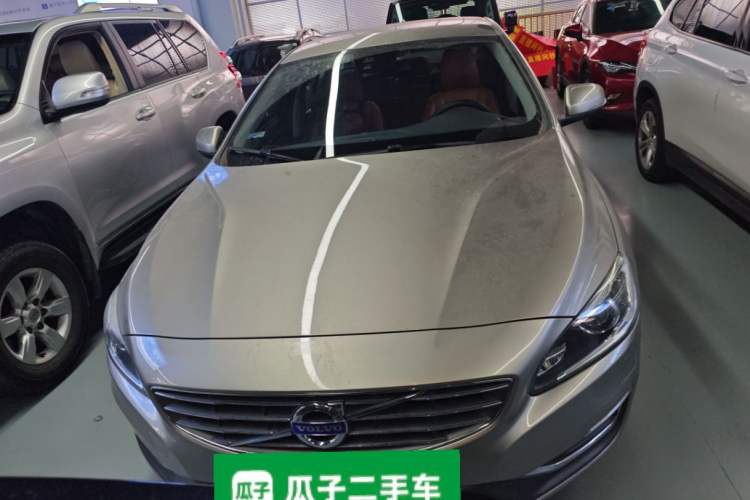 Used Volvo S60 2015 S60L 2.0T Zhiyuan Edition Front