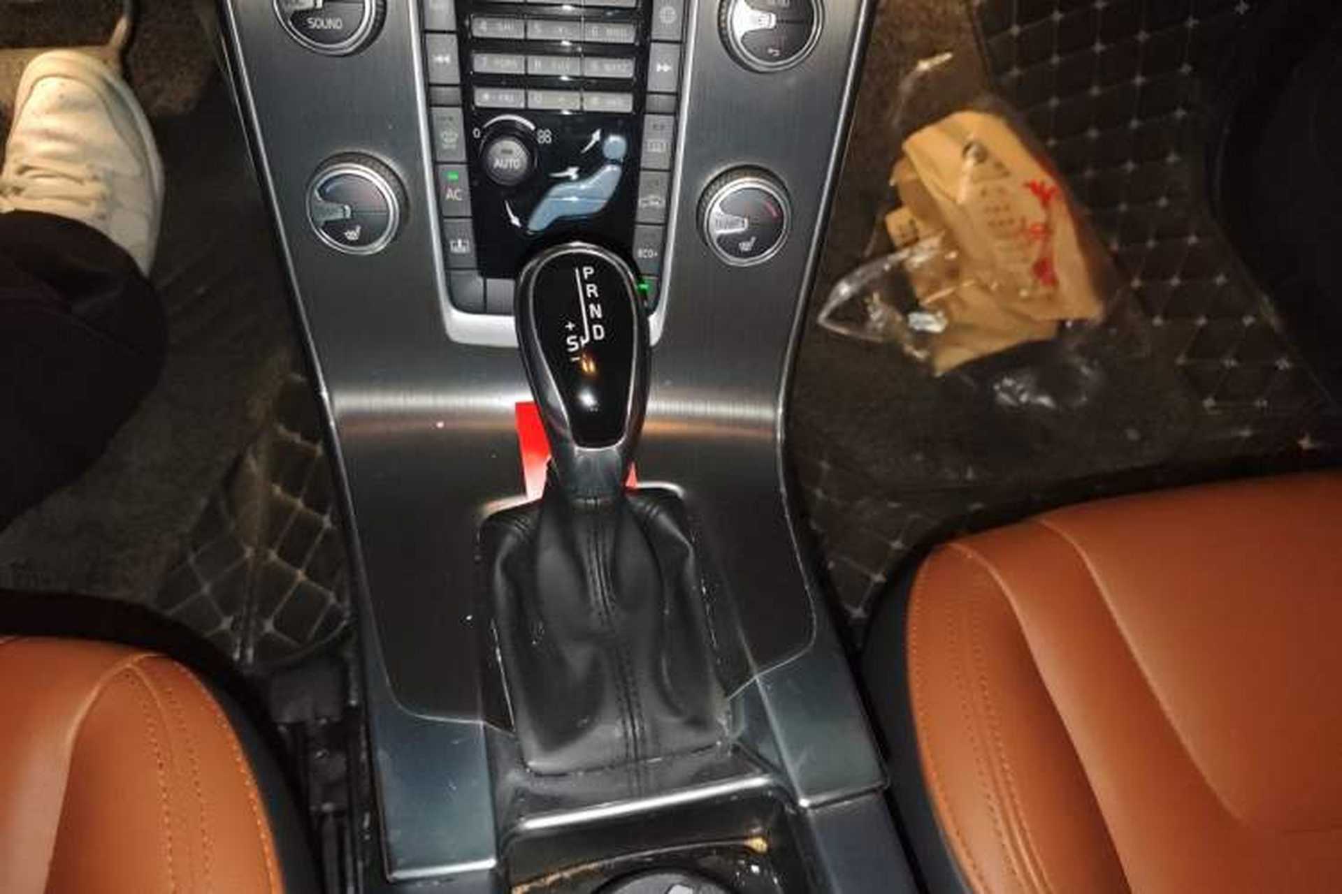 Used Volvo S60 2015 S60L T5 Intelligent Drive Edition Gear Lever